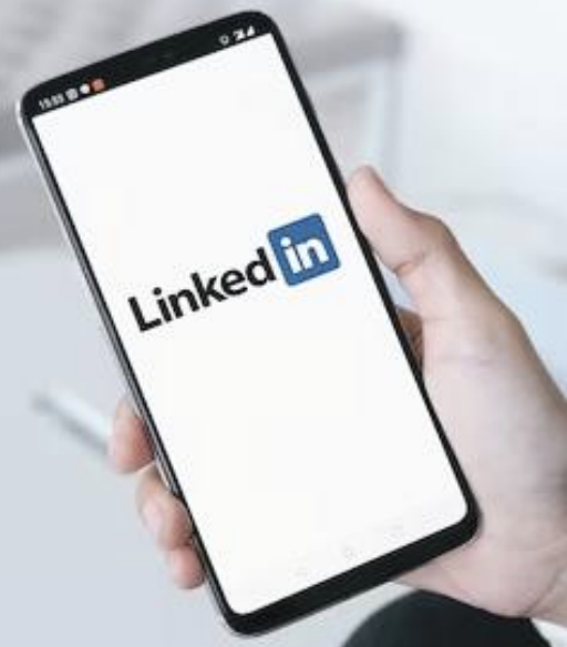 linkedin for accountants : an image of linkedin mobile